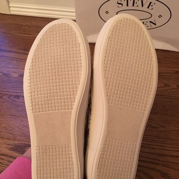 LAST PAIR NIB Steve Madden Gillian Sneakers - Picture 6 of 6